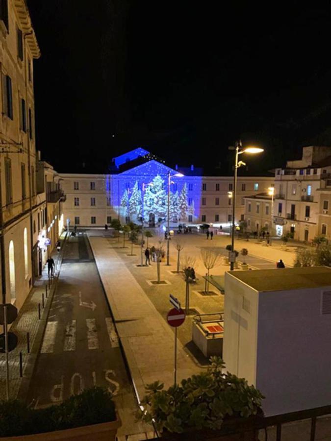 B&B Le Finestre Su Via Cavour ซัสซารี ภายนอก รูปภาพ
